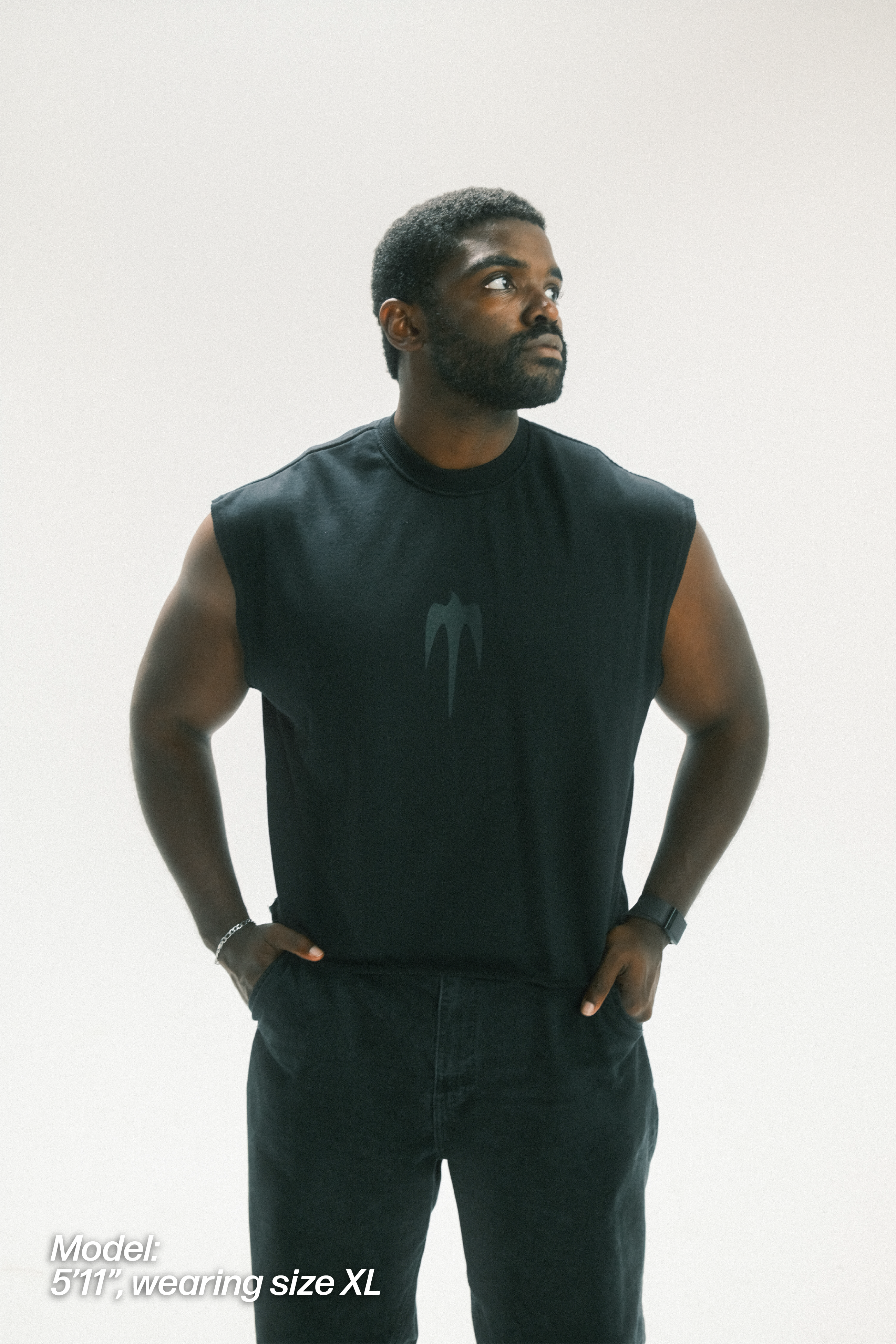 BLACK MUSCLE TEE