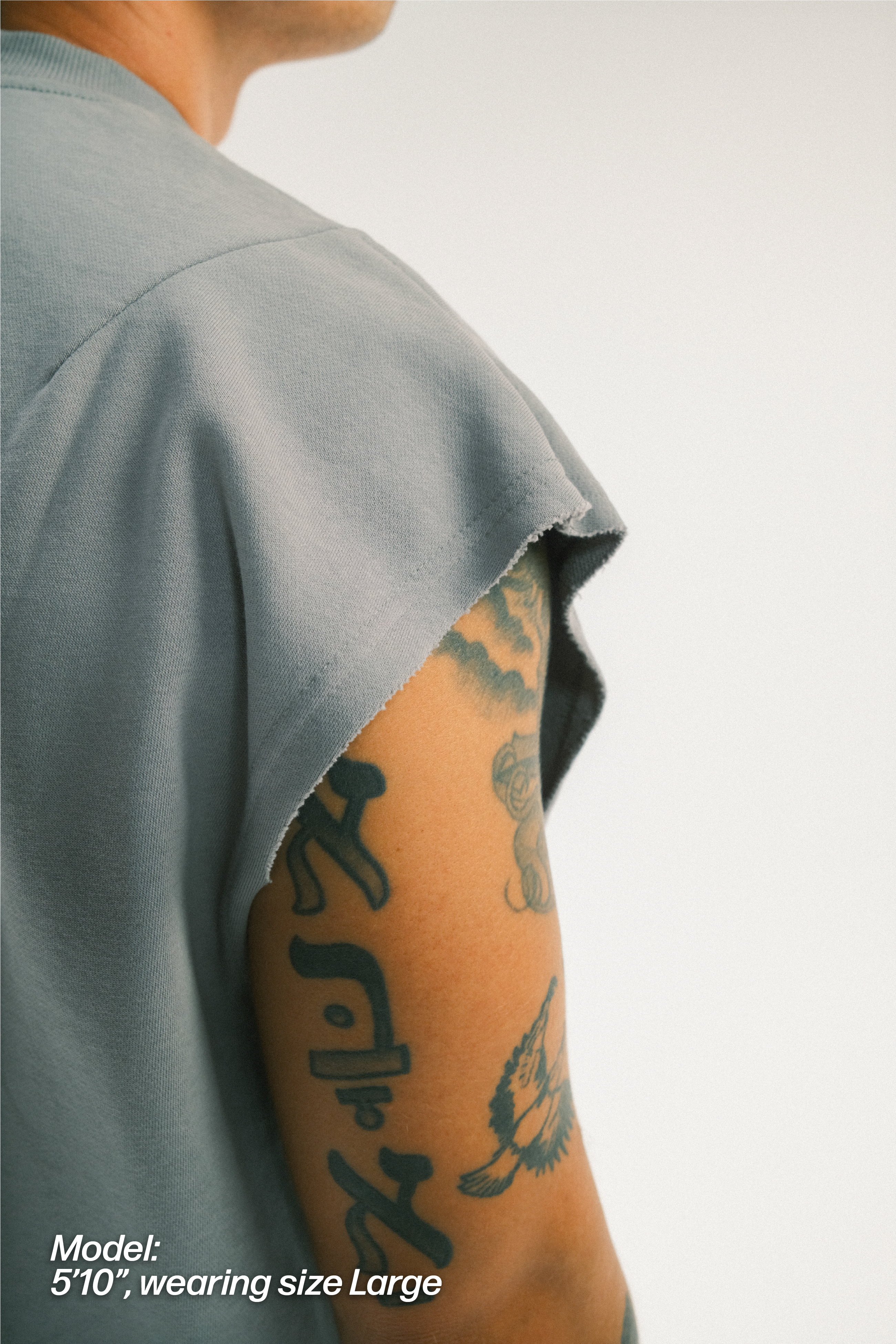 GREY MUSCLE TEE